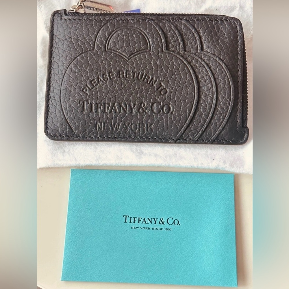 Tiffany & Co. Return to Tiffany Zip Leather Card Holder Wallet Black
NWT